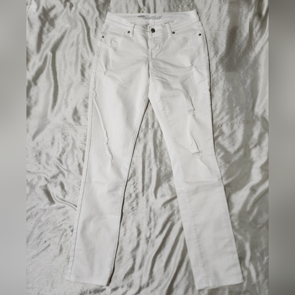 Old Navy Sweetheart White Distressed Skinny Jeans
